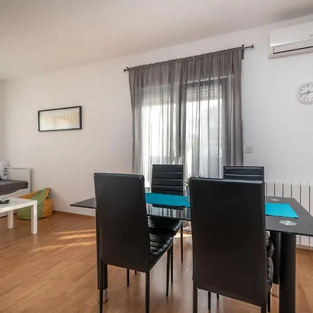 Appartement Superior-apartment Mit Einem Schlafzimmer In Strandnaehe By Interhome