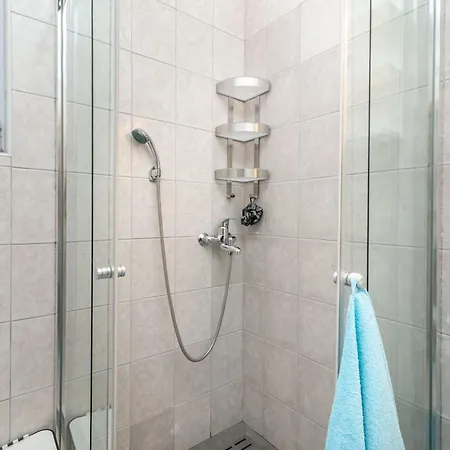 Superior-apartment Mit Einem Schlafzimmer In Strandnaehe By Interhome Appartement Trogir