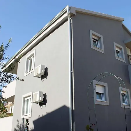 Superior-apartment Mit Einem Schlafzimmer In Strandnaehe By Interhome Appartement Trogir